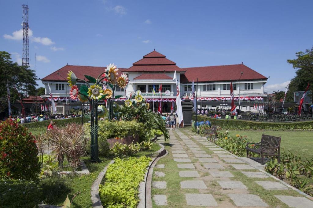 Oyo 3956 Hotel Palem 2 Syariah Маланг Екстер'єр фото