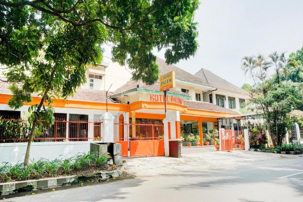 Oyo 3956 Hotel Palem 2 Syariah Маланг Екстер'єр фото