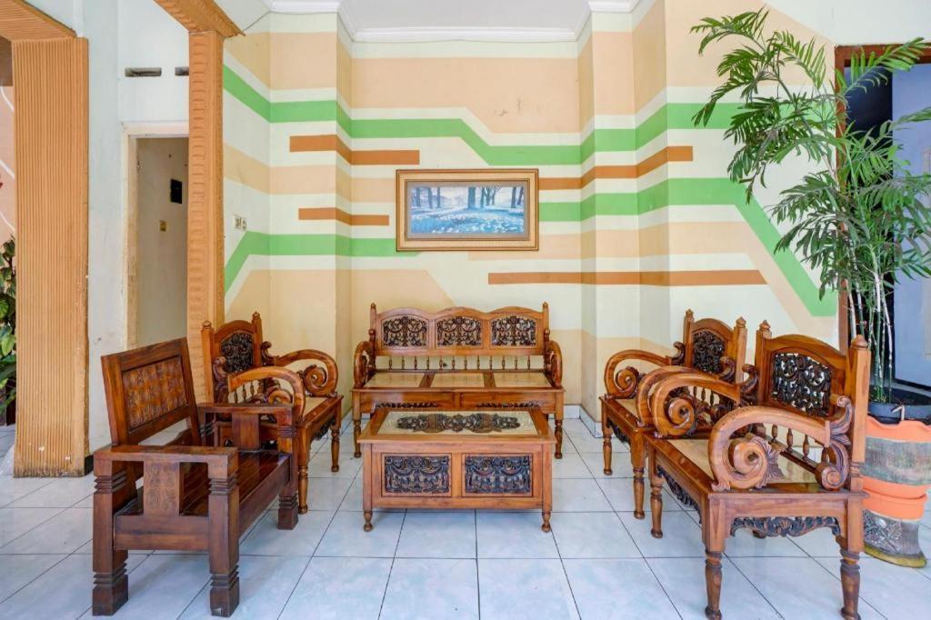 Oyo 3956 Hotel Palem 2 Syariah Маланг Екстер'єр фото